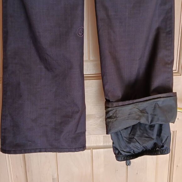 Volcom "True to This" Snowboarding Pants - Picture 14 of 16